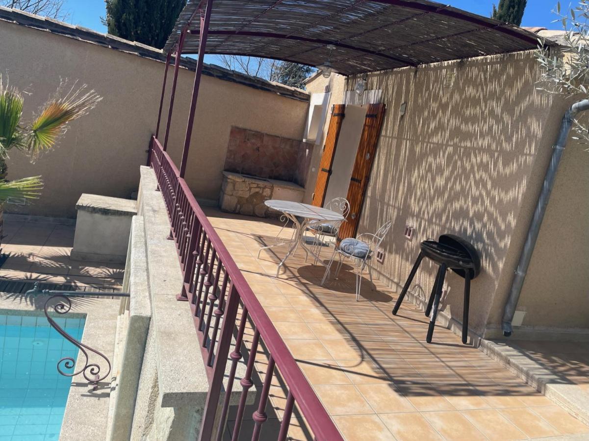 Les Célestins - Studios indépendants Carpentras Exterior foto